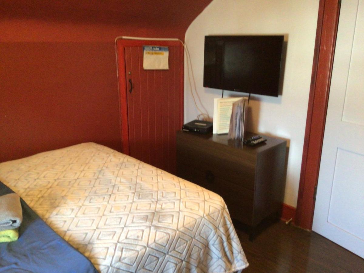 Nisku Guest House Eksteriør bilde